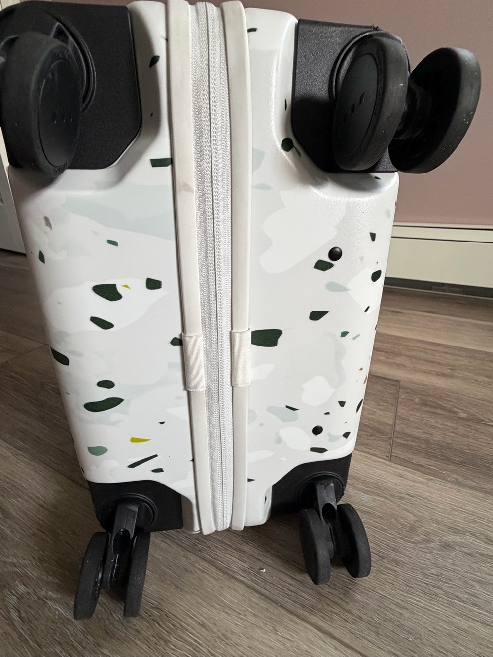 Beautiful Monos White Terrazzo-Print Carry-On Pro Plus Suitcase!! - Picture 10 of 16